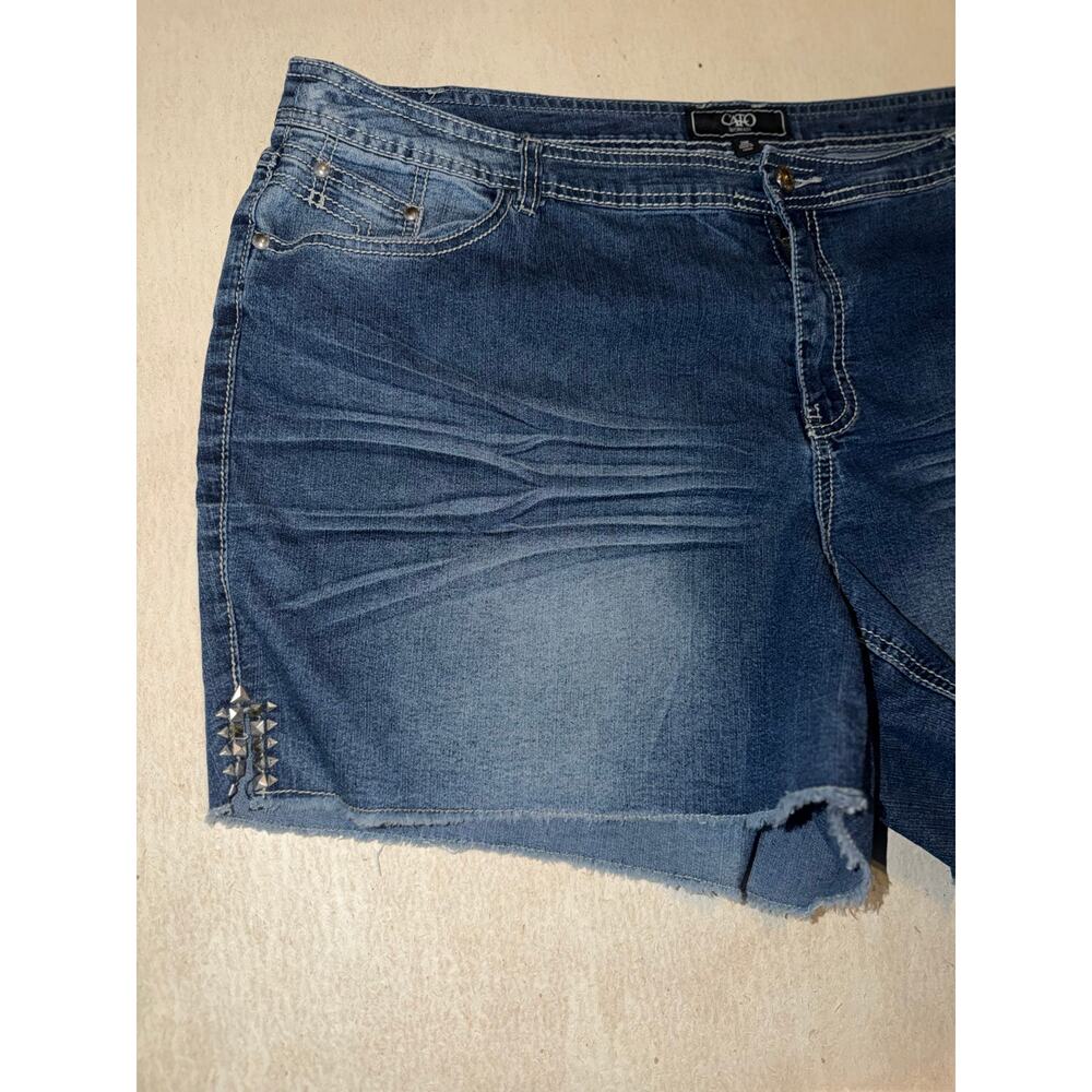 Cato women’s raw hem blue jeans short with studded on side split - Picture 2 of 16